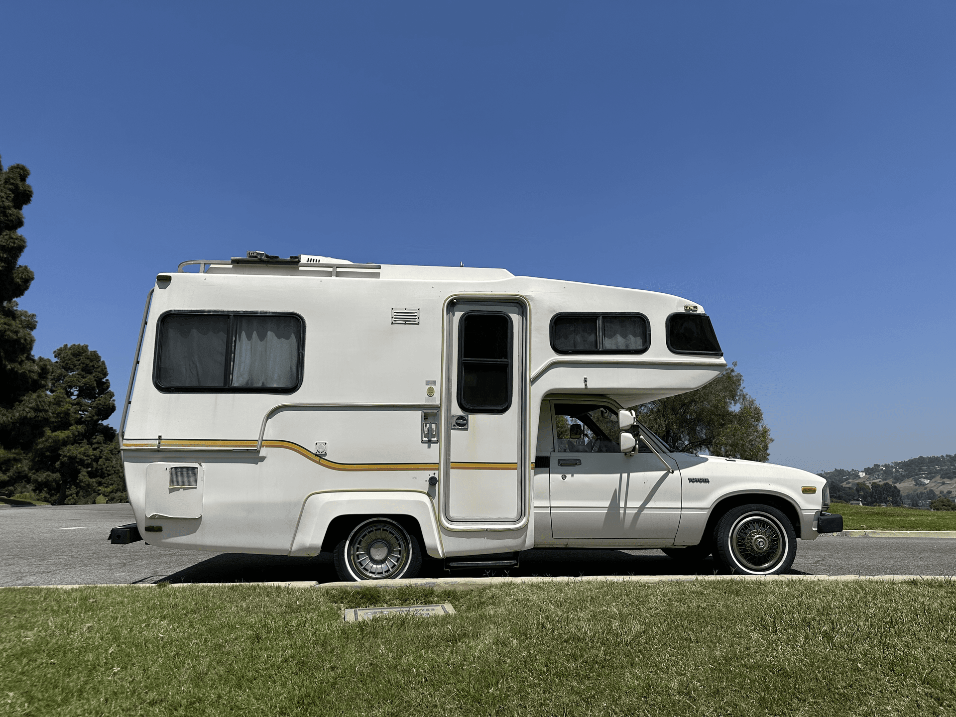 1983 Sunrader