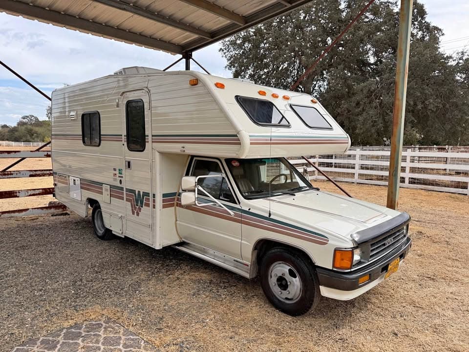 1988 Toyota Winnebago Motorhome 19 Ft, Only 80,000 Miles