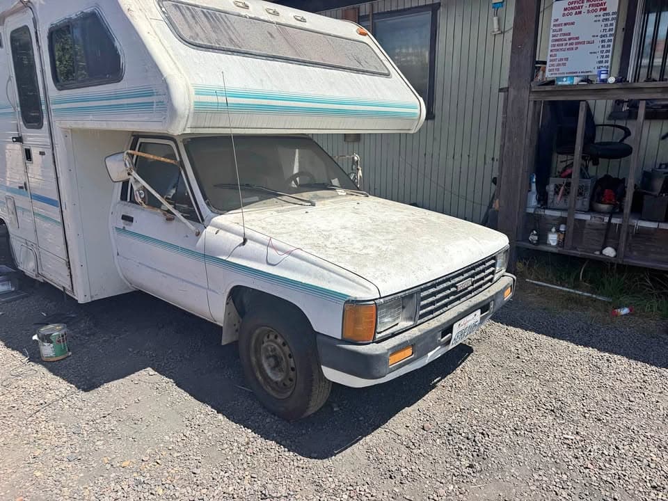 1986 Dolphin Toyota