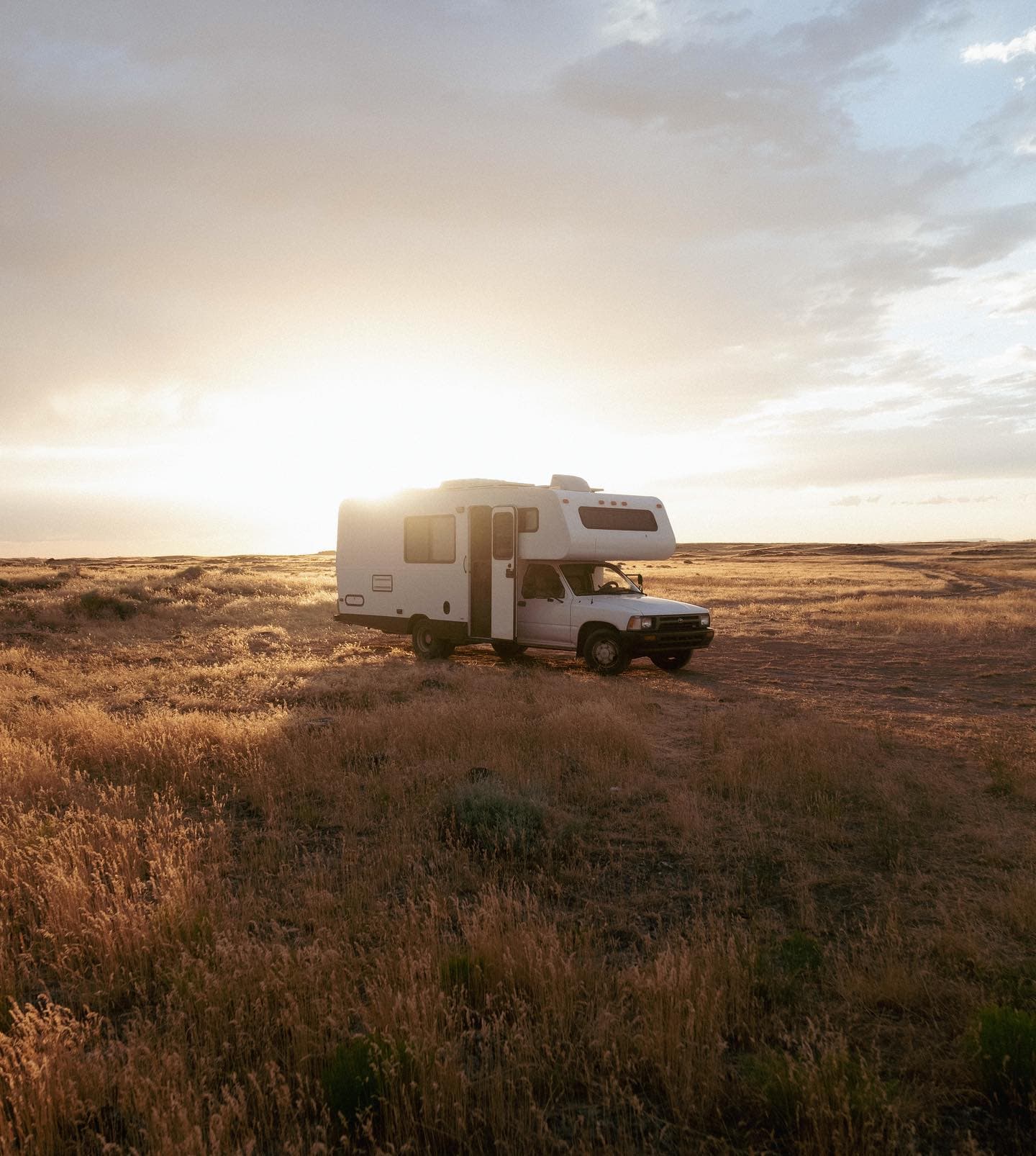 1993 Toyota warrior v6 motorhome – fully solar powered – road proven